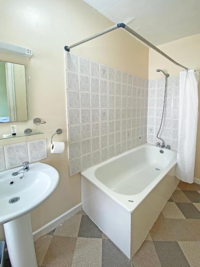 בלקפול The J & S Hotel מראה חיצוני תמונה