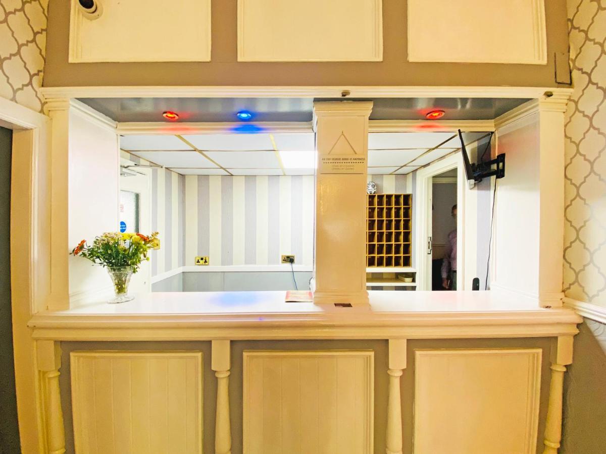 בלקפול The J & S Hotel מראה חיצוני תמונה