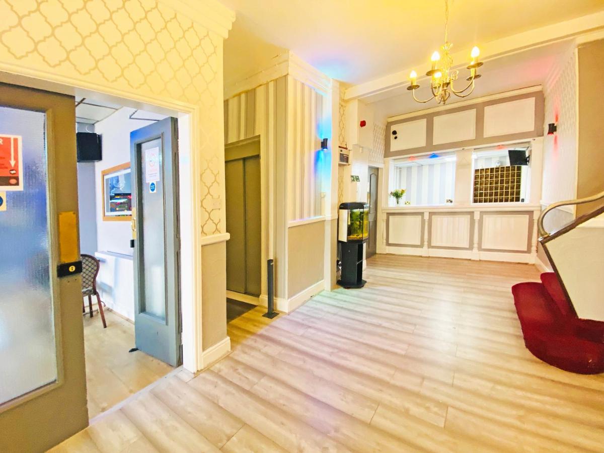 בלקפול The J & S Hotel מראה חיצוני תמונה