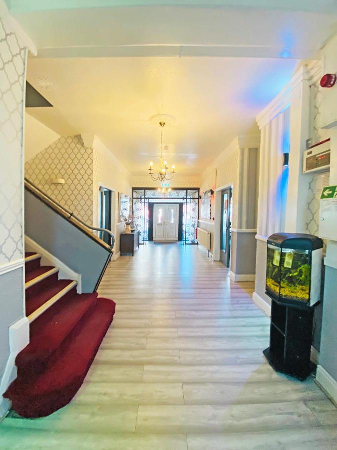 בלקפול The J & S Hotel מראה חיצוני תמונה
